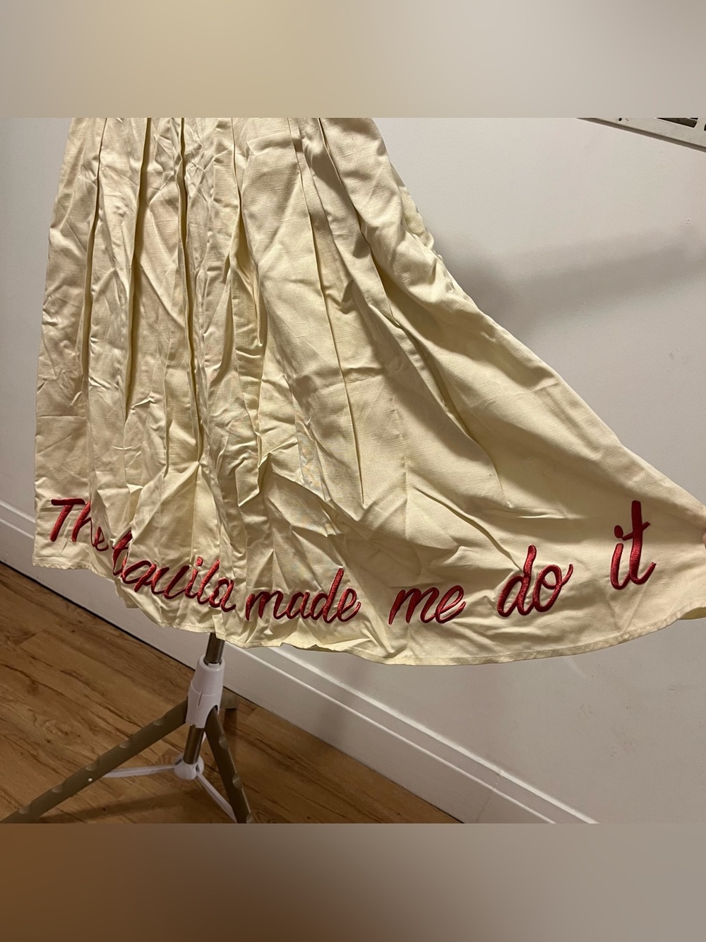 Anthropologie Eva Franco Cream Full Circle Skirt with Red Script Hem size 10